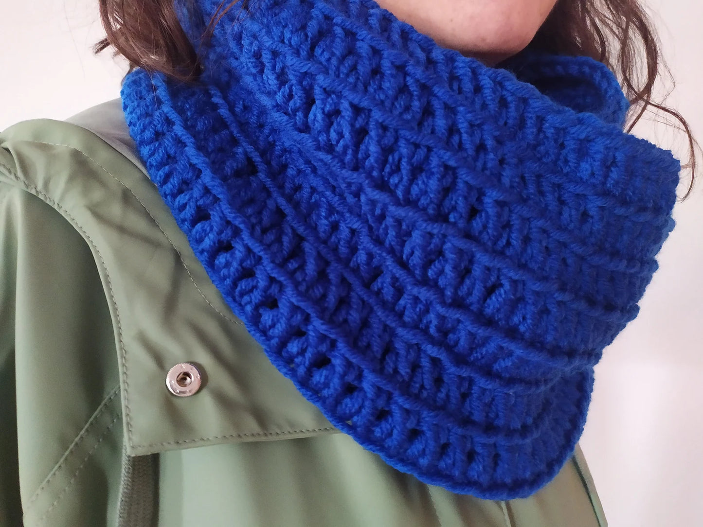 Crochet Scarf, Handmade Snood, Christmas Gift, Warm Winter Crochet Shawl, Unisex Crochet, Handmade Winter Clothing Scarf