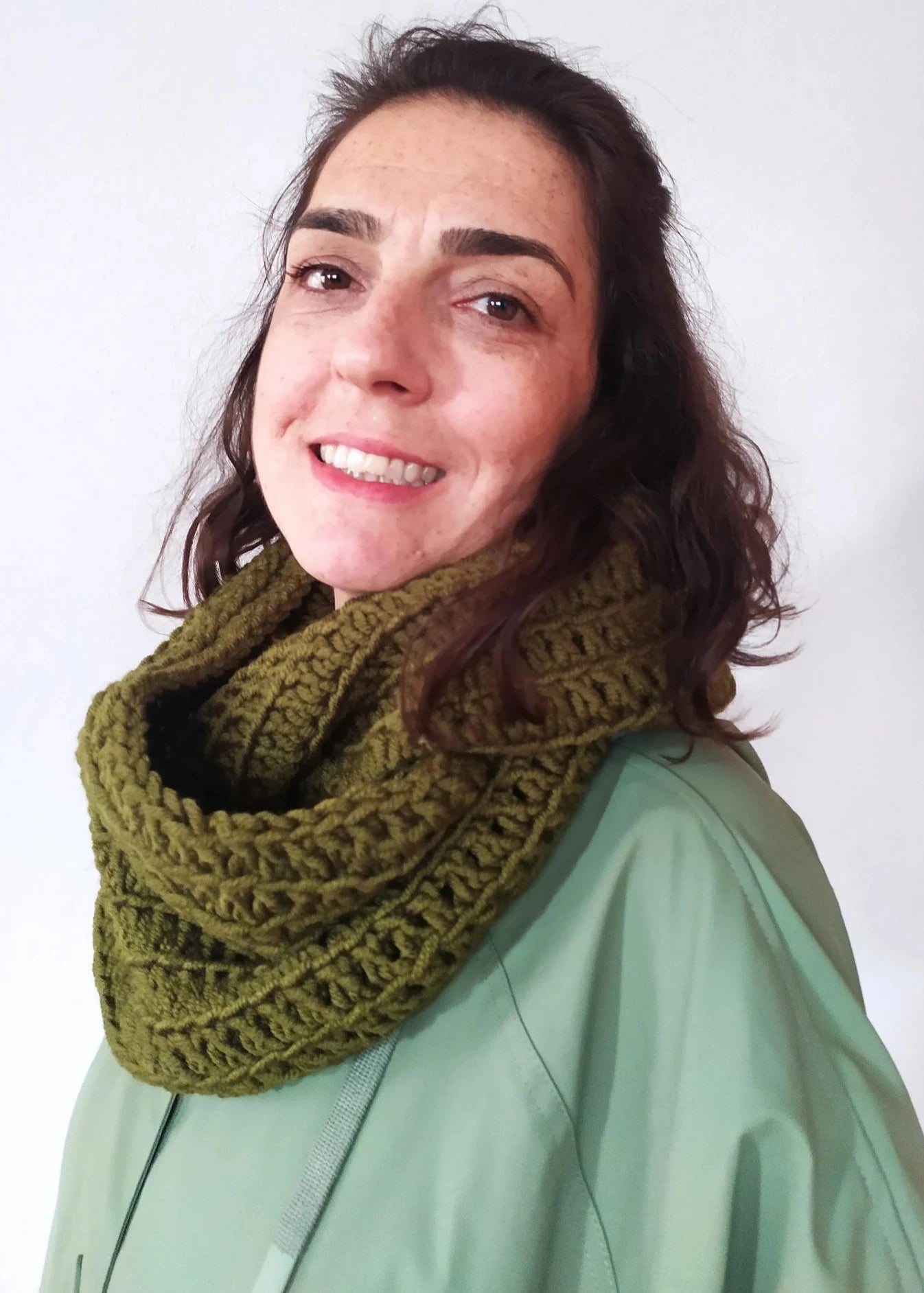 Crochet Scarf, Handmade Snood, Christmas Gift, Warm Winter Crochet Shawl, Unisex Crochet, Handmade Winter Clothing Scarf