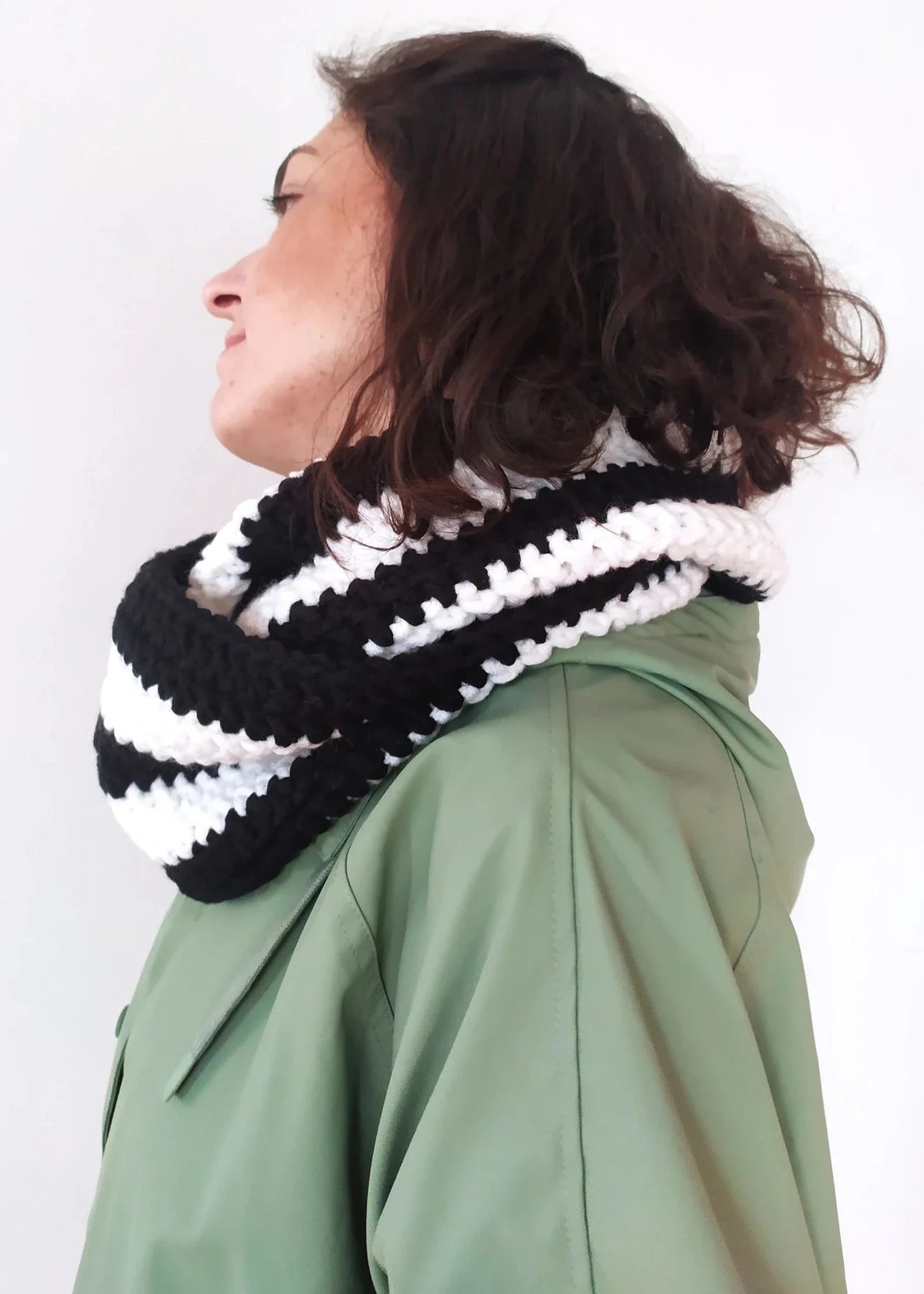 Crochet Scarf, Handmade Snood, Christmas Gift, Warm Winter Crochet Shawl, Unisex Crochet, Handmade Winter Clothing Scarf