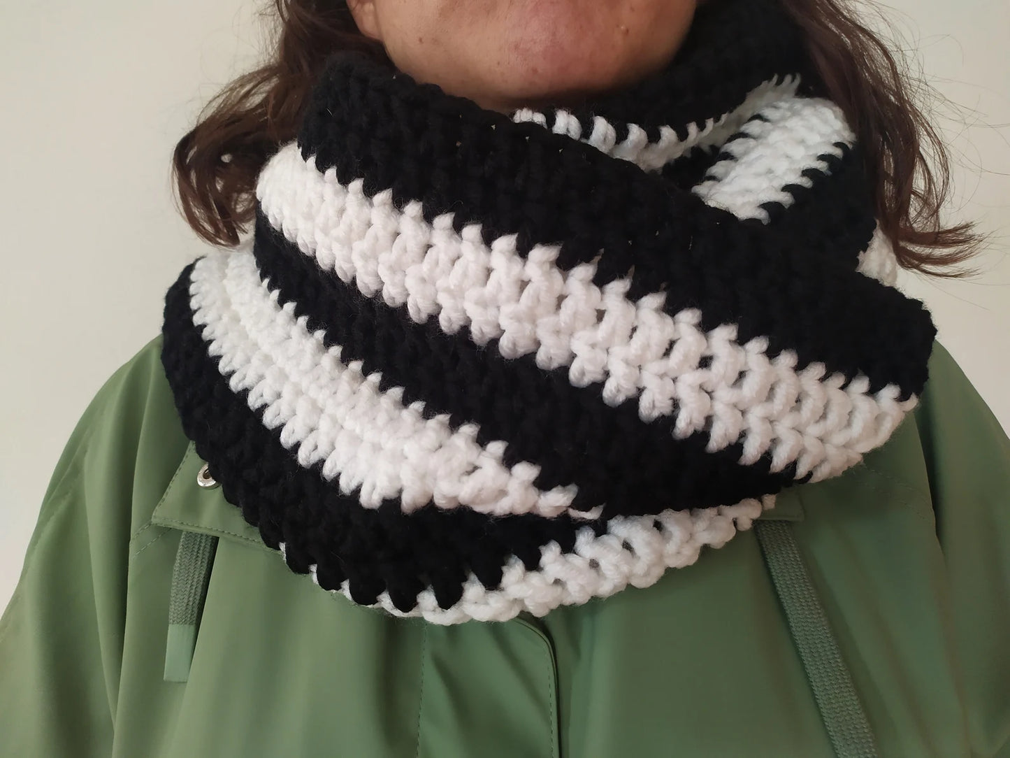 Crochet Scarf, Handmade Snood, Christmas Gift, Warm Winter Crochet Shawl, Unisex Crochet, Handmade Winter Clothing Scarf