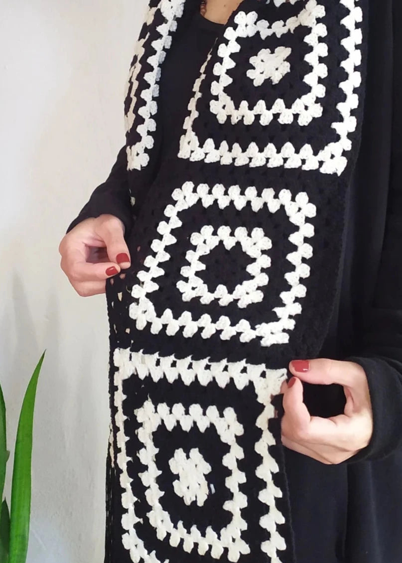 Black and White Crochet Scarf, Warm Winter Crochet Clothing, Handknit Scarves, Granny Square Scarf, Handknit Long Vintage style Scarf