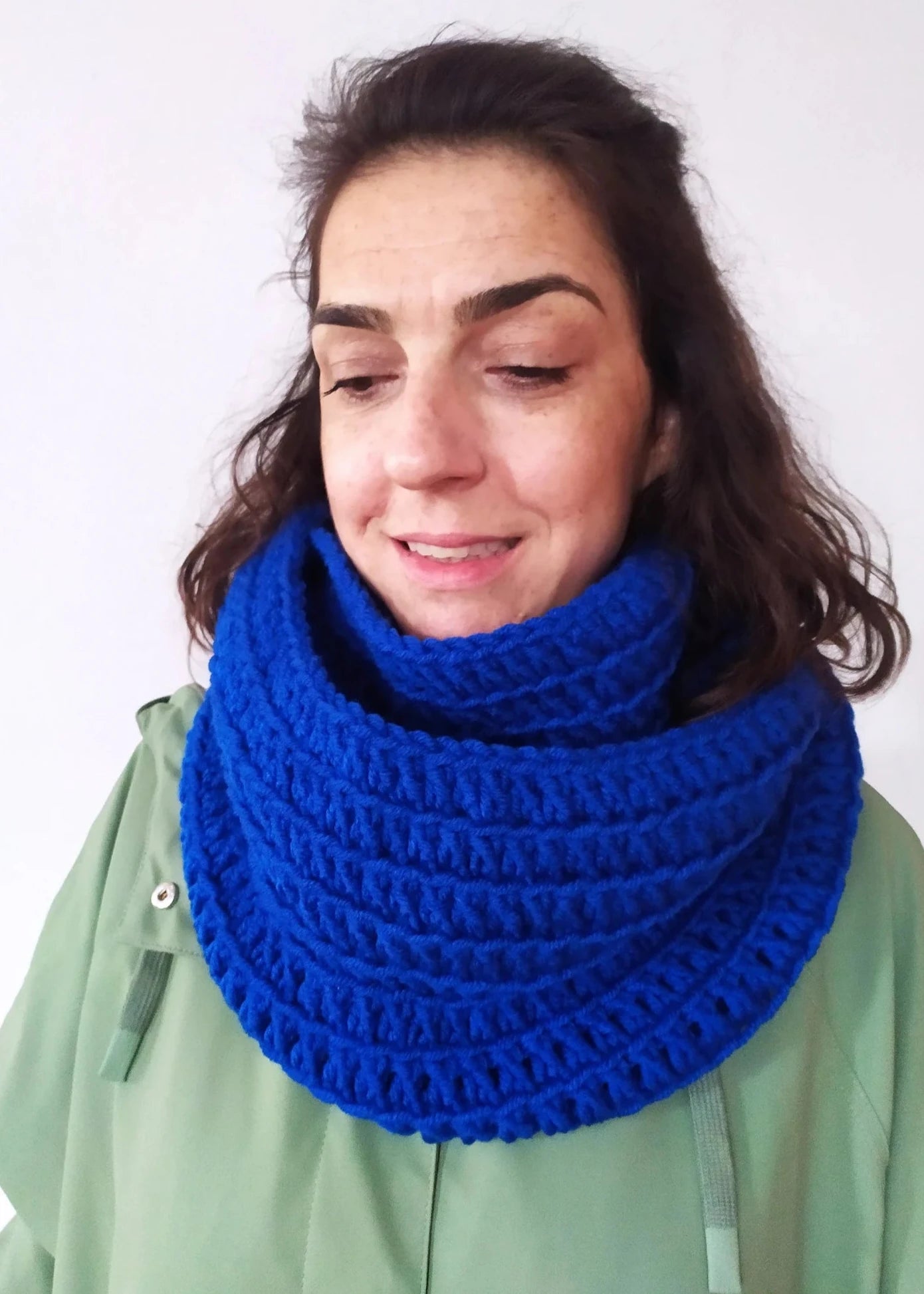 Crochet Scarf, Handmade Snood, Christmas Gift, Warm Winter Crochet Shawl, Unisex Crochet, Handmade Winter Clothing Scarf